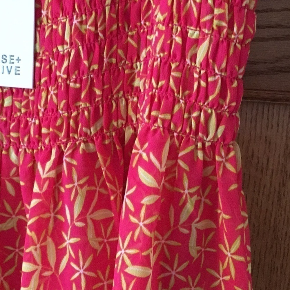 Rose and Olive ☀️nwt☀️ sleeveless top, women’s size medium. Fit and flare - Picture 9 of 12
